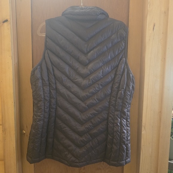 Sold - Picture 6 of 8